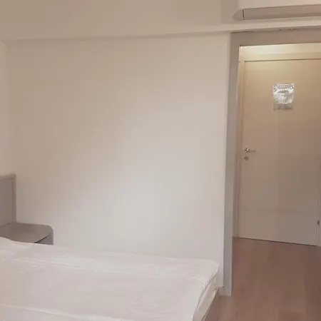 Boarding House Lucija אורחן