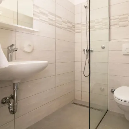 gostionica Boarding House Lucija Kostrena