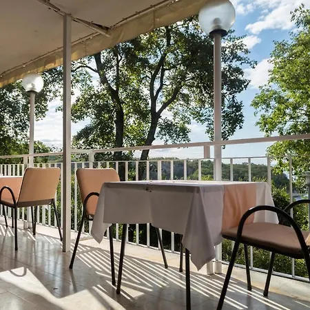 Boarding House Lucija אורחן קוסטרנה