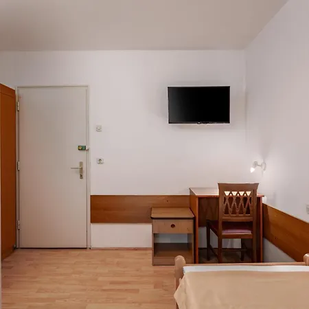 Boarding House Lucija *