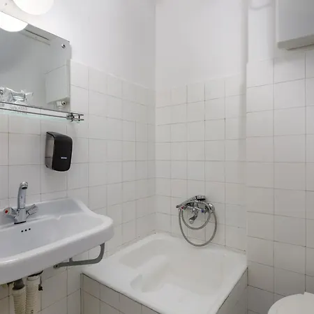 Kro Boarding House Lucija *