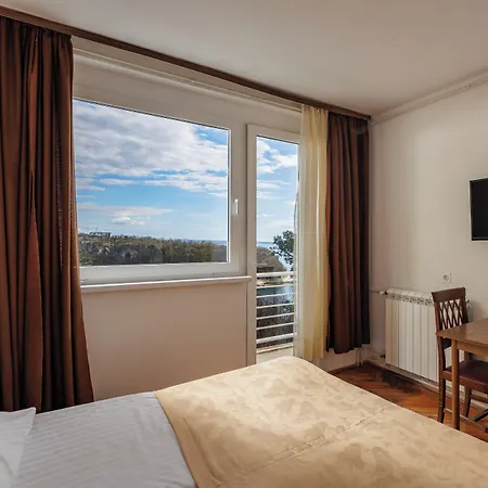 Boarding House Lucija *