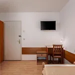 Boarding House Lucija *