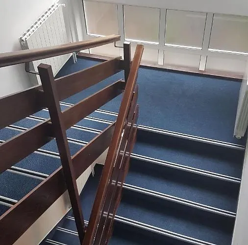 Boarding House Lucija 여관 코스트레나