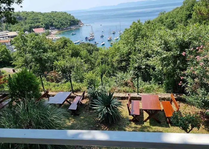 Boarding House Lucija *