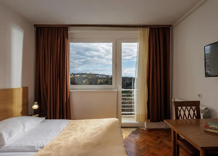 Boarding House Lucija 코스트레나