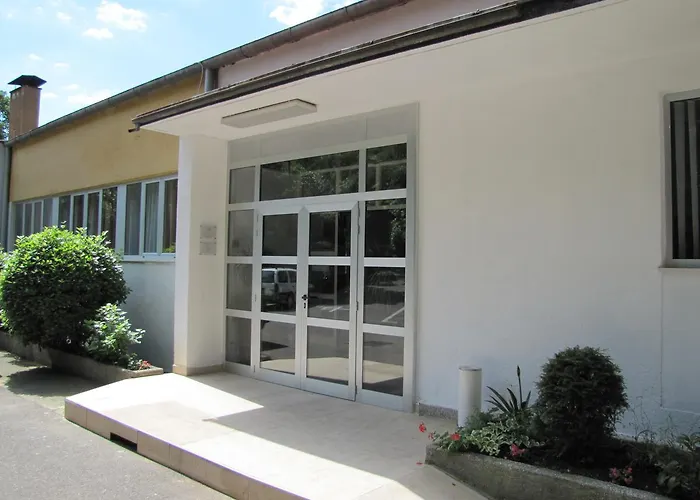 Boarding House Lucija 여관 *